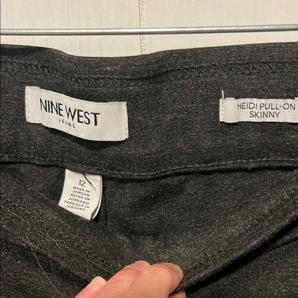 Nine West Dark Gray/Black Pull on Skinny Jeans - Picture 2 of 7